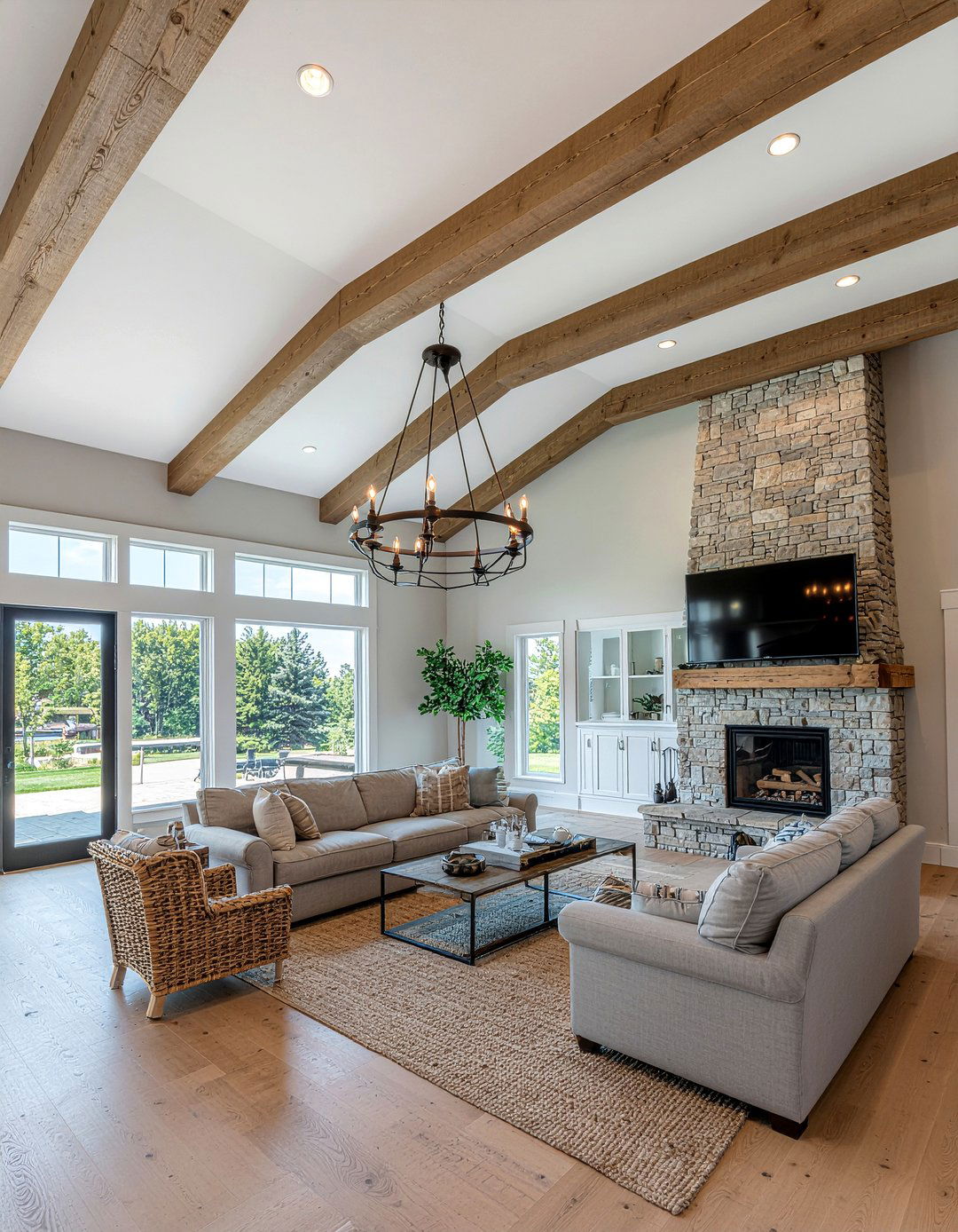 Box beam accents - 30 living room millwork ideas