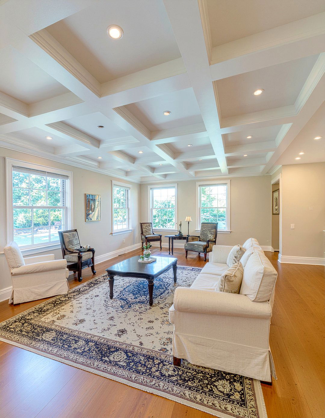 Box beam ceiling - 30 exposed beam living room ideas