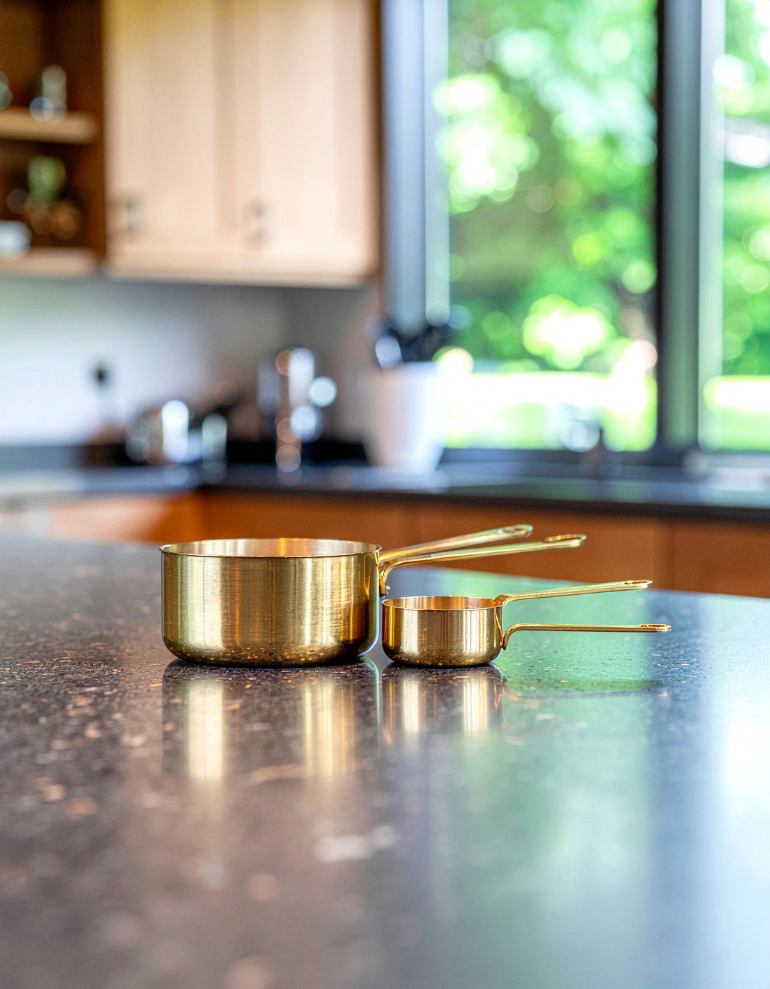 Brass Accents - 30 kitchen countertop decor ideas
