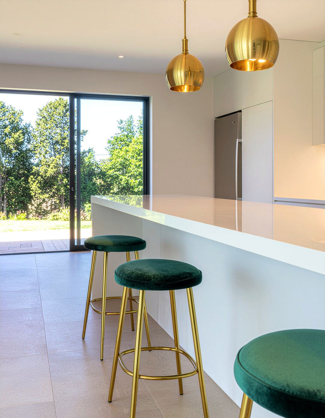 Brass Bar Stools - 30 brass accent kitchen ideas