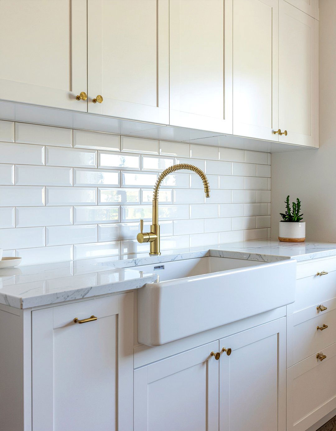 Brass Faucet For White Kitchen - 30 brass kitchen faucet ideas
