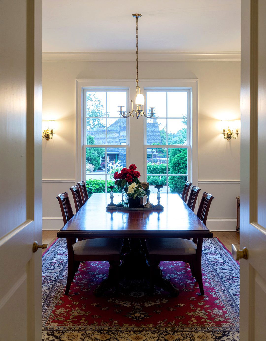 Brass Hardware Accents - 30 heritage home dining room ideas