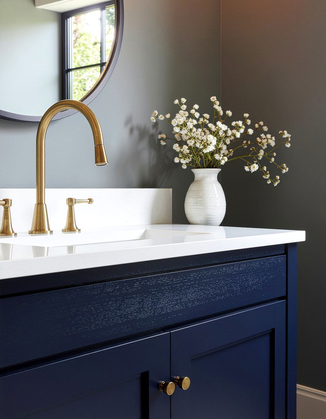 Brass Hardware - 30 bathroom character ideas