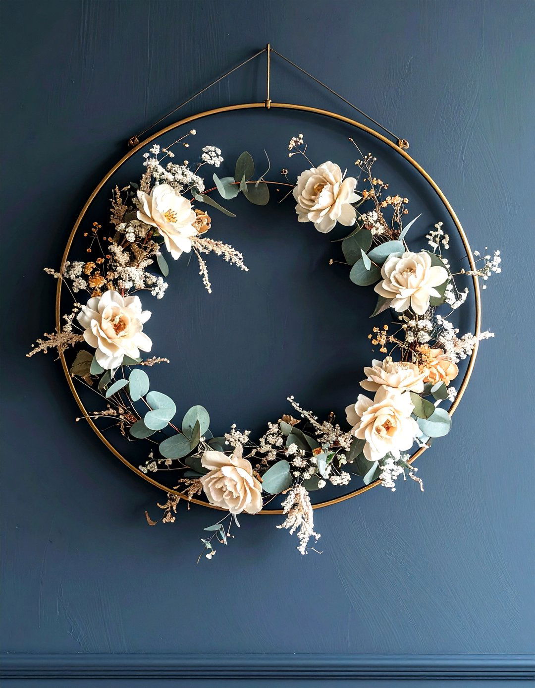 Brass Hoop Wreath - 30 DIY decor ideas