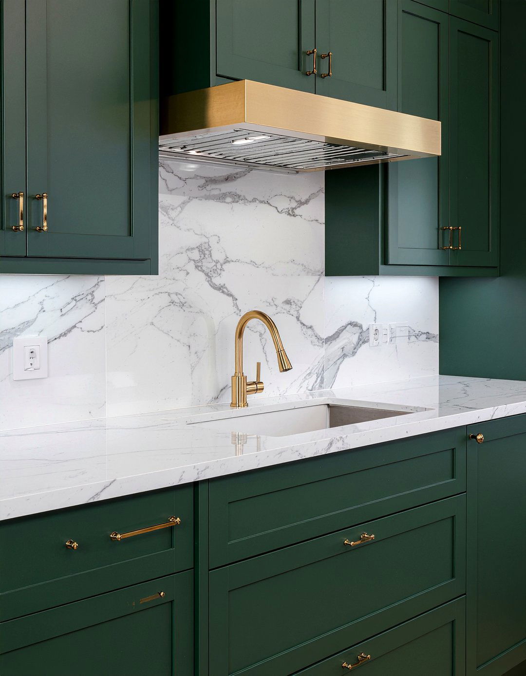 Brass Kitchen Hardware - 30 large kitchen ideas