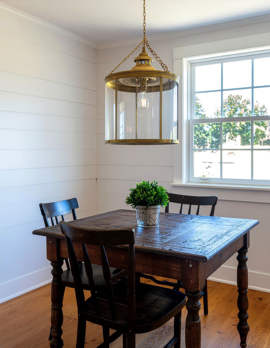 Brass Lantern Lighting - 30 Georgetown dining room ideas