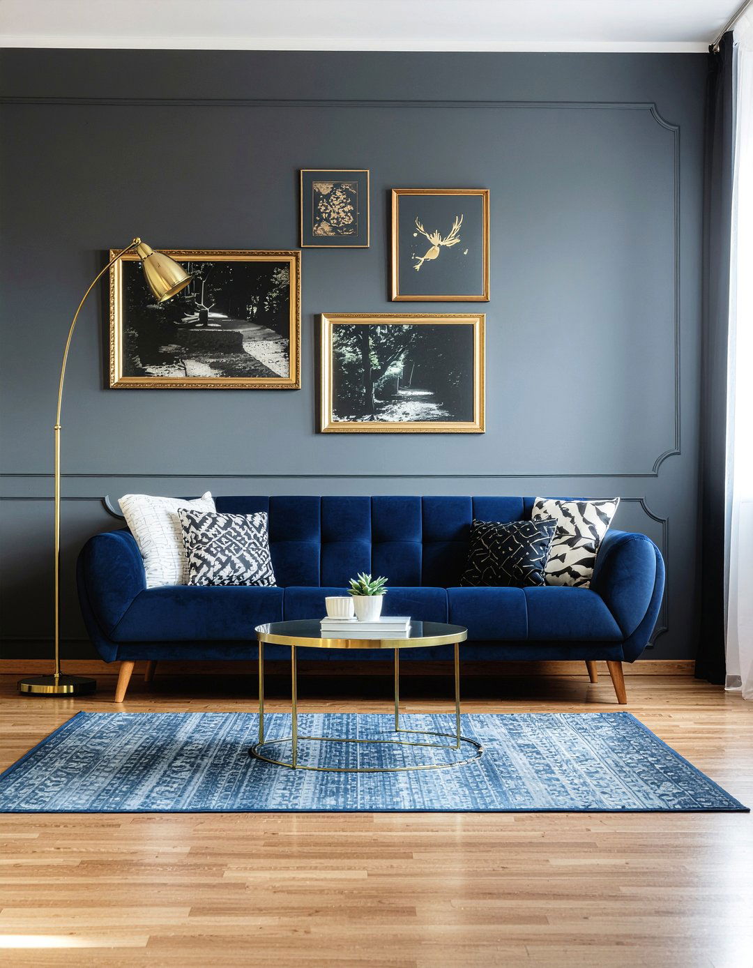 Brass accents dark room - 30 moody living room ideas