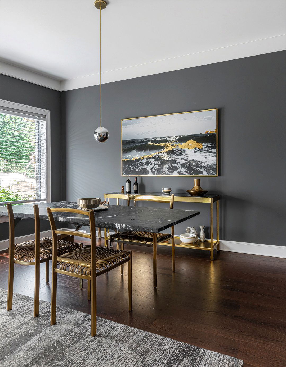 Brass and dark marble set - 30 dining room material mixing ideas
