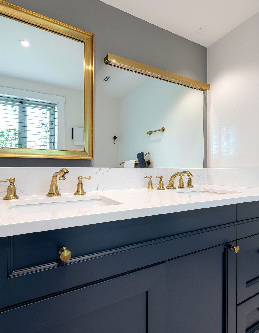 Brass bathroom hardware - 30 new home bathroom ideas