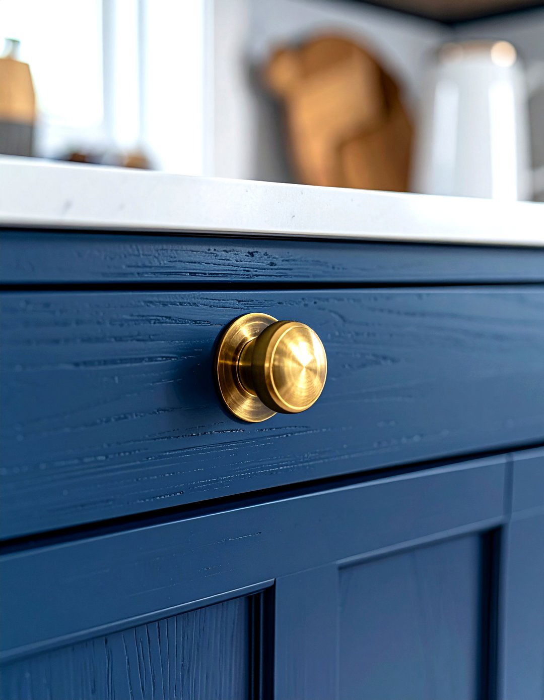 Brass cabinet knob - 30 decor finishing touch ideas