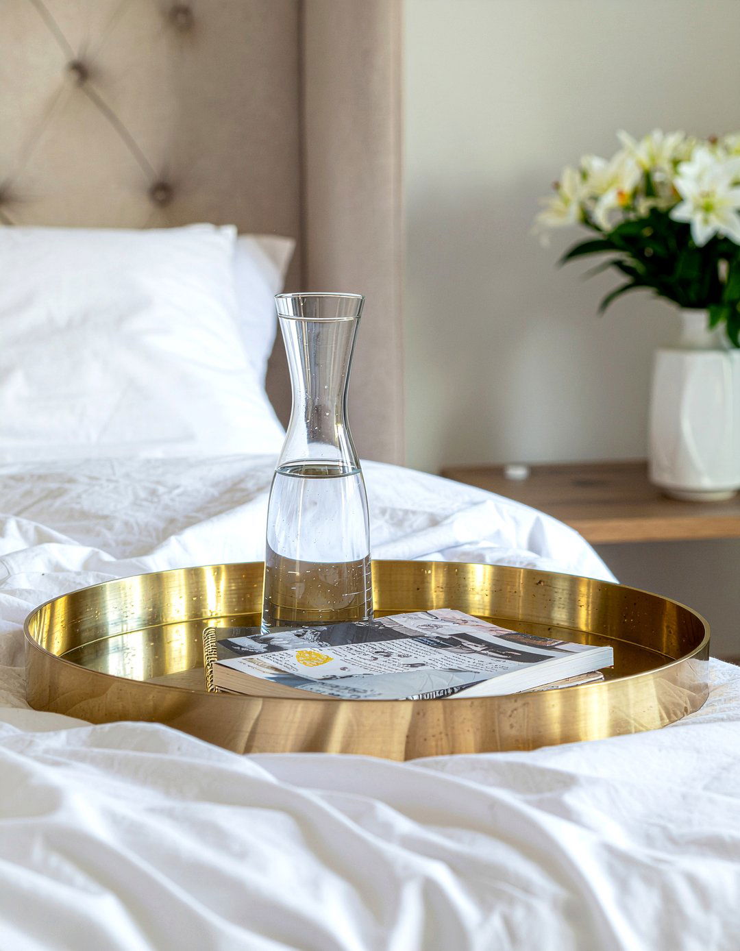 Brass decorative tray - 30 brass accent bedroom ideas