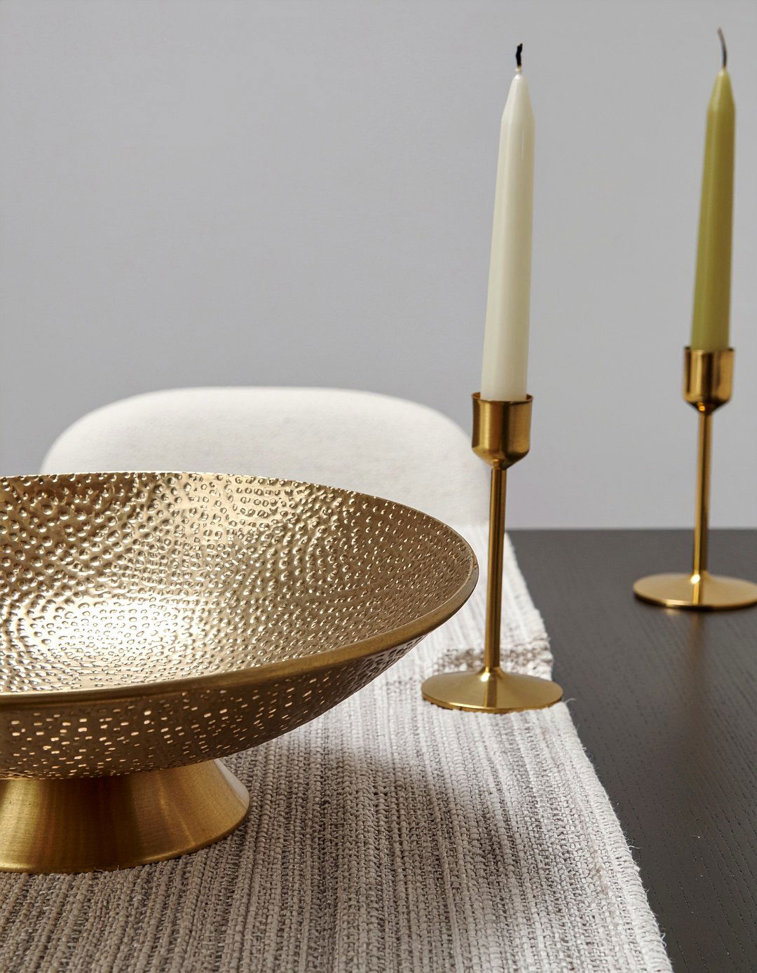 Brass dining accents - 30 heirloom dining room ideas