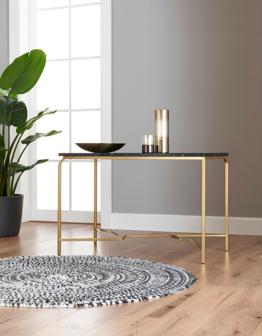 Brass entryway table - 30 living room entry table ideas