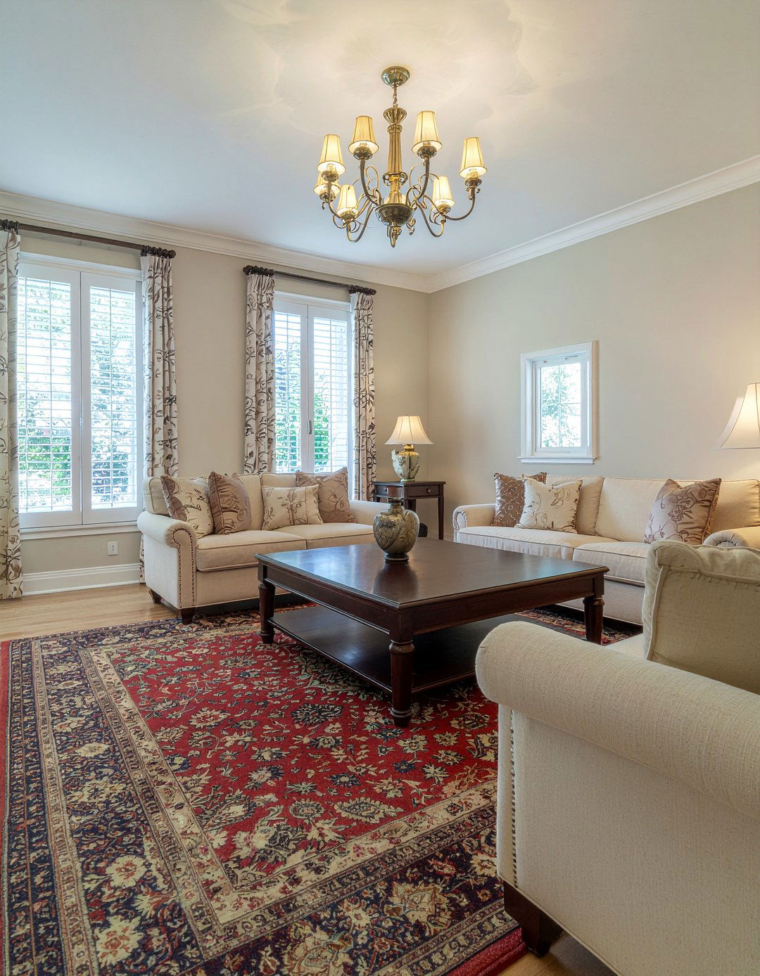 Brass living room lighting - 30 traditional living room ideas