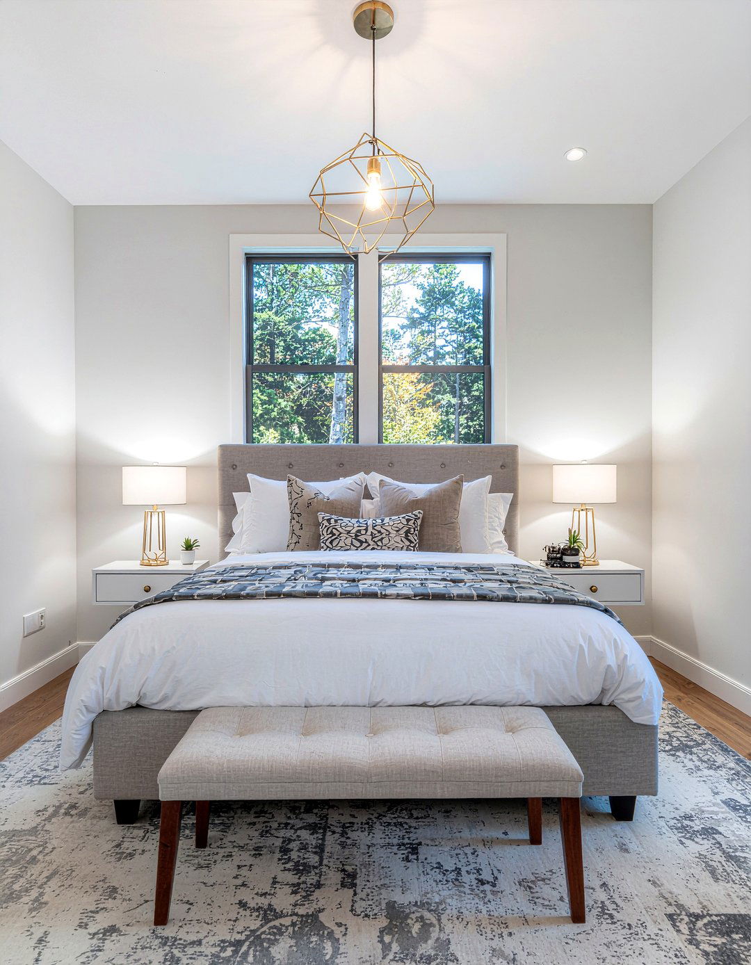 Brass pendant light - 30 brass accent bedroom ideas