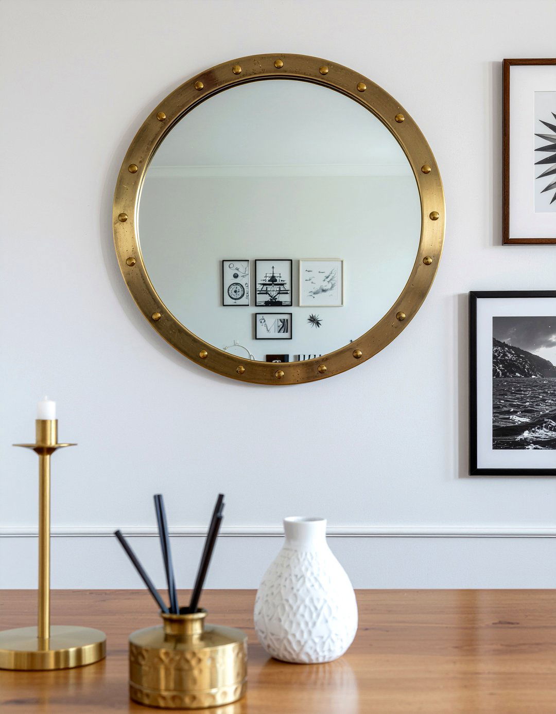Brass porthole mirror - 30 living room mirrors