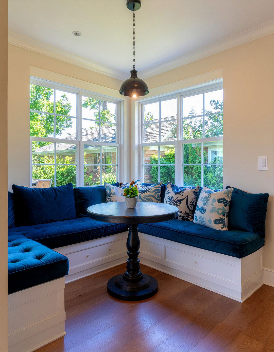 Breakfast Nook - 30 full kitchen remodel ideas