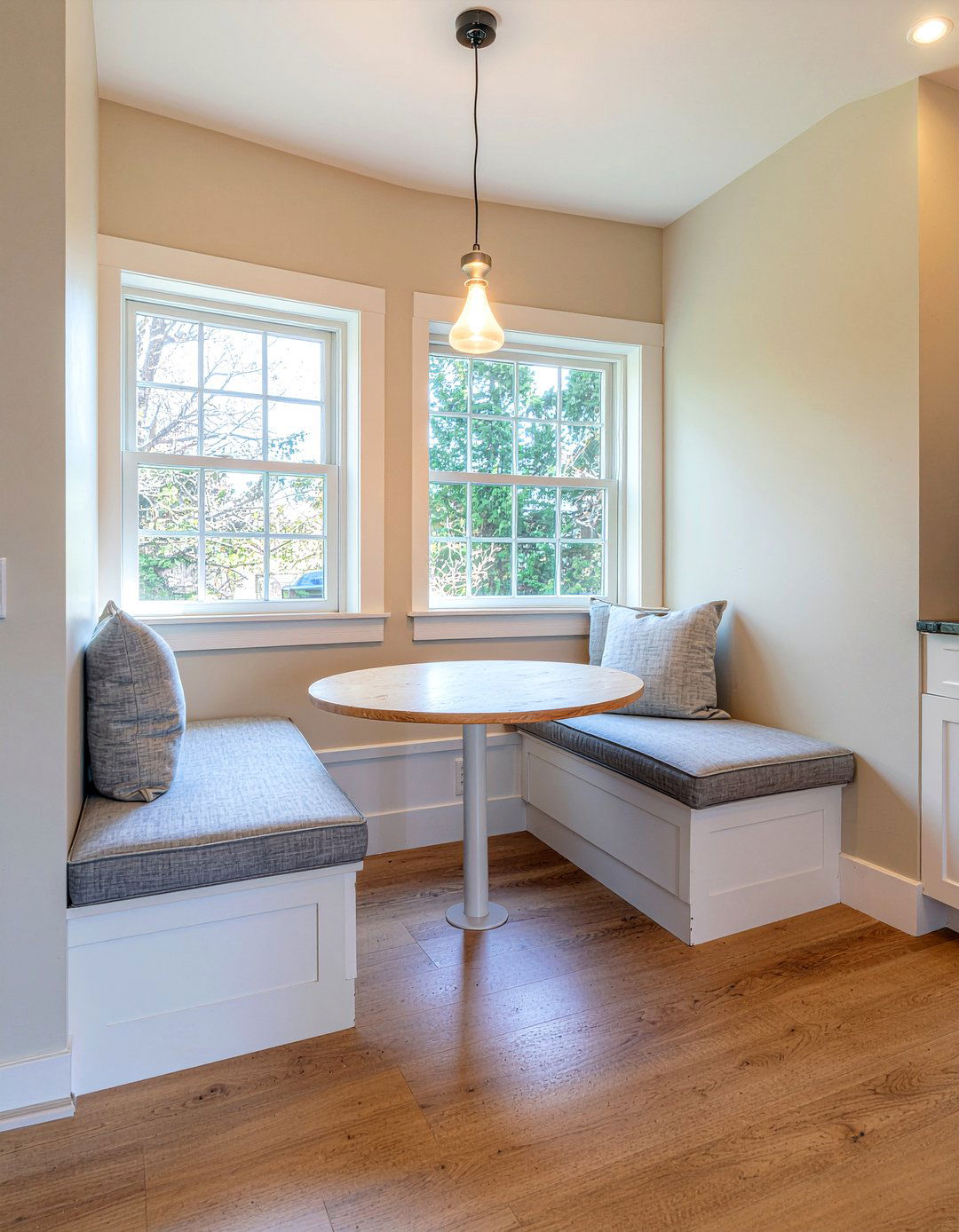 Breakfast Nook Niche - 30 kitchen niche ideas