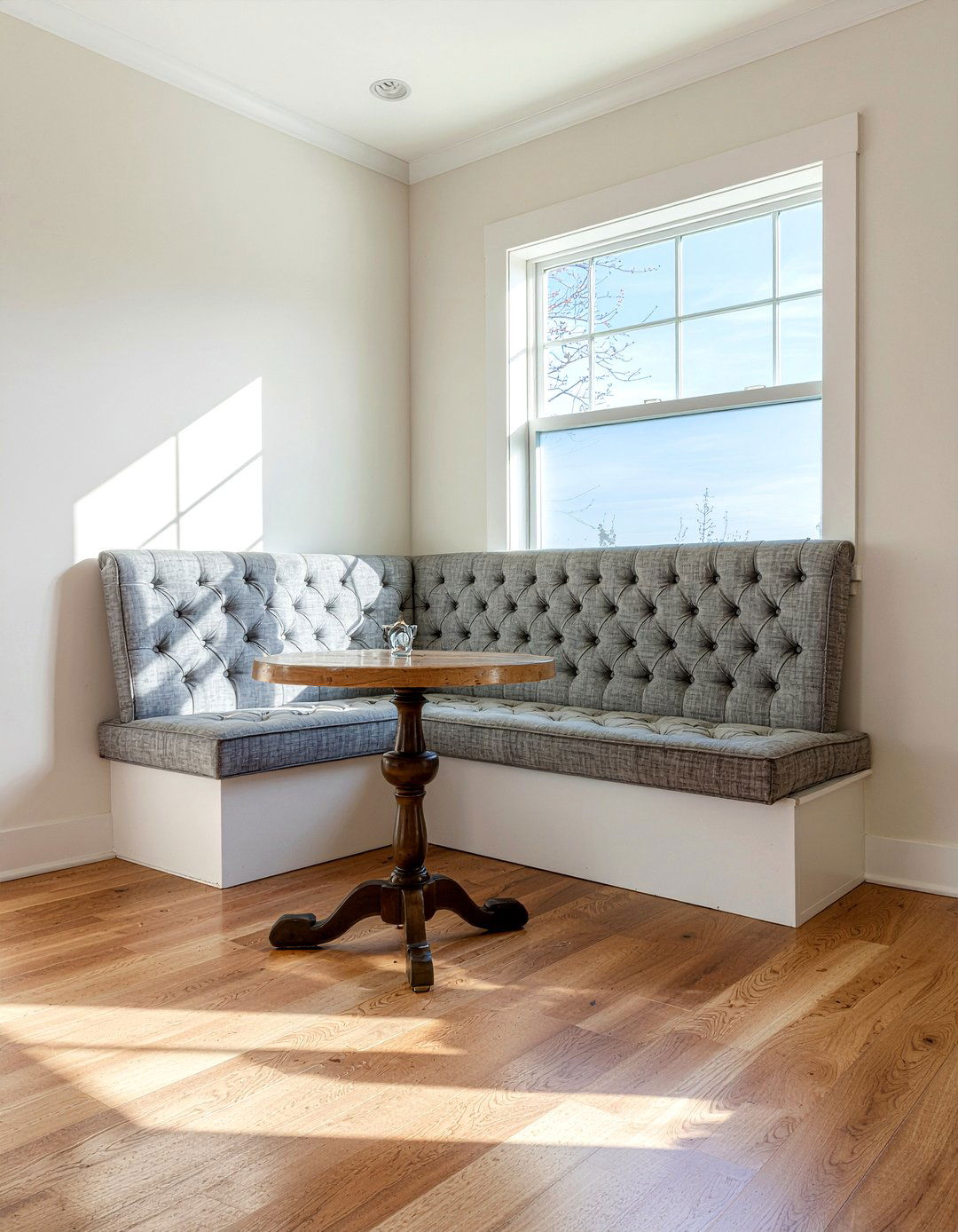 Breakfast nook bench - 30 kitchen focal point ideas