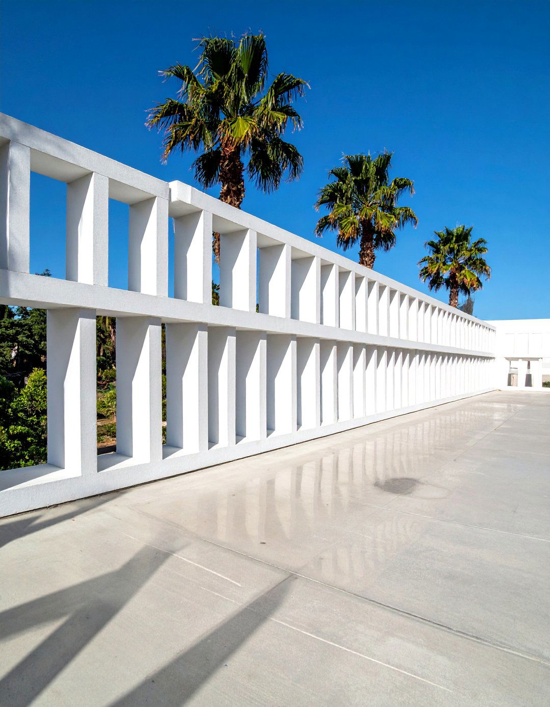 Breeze Block Patio Wall - 30 Palm Springs decor ideas