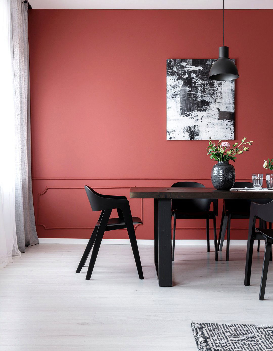Bright Red Accent Wall - 30 daring dining room ideas