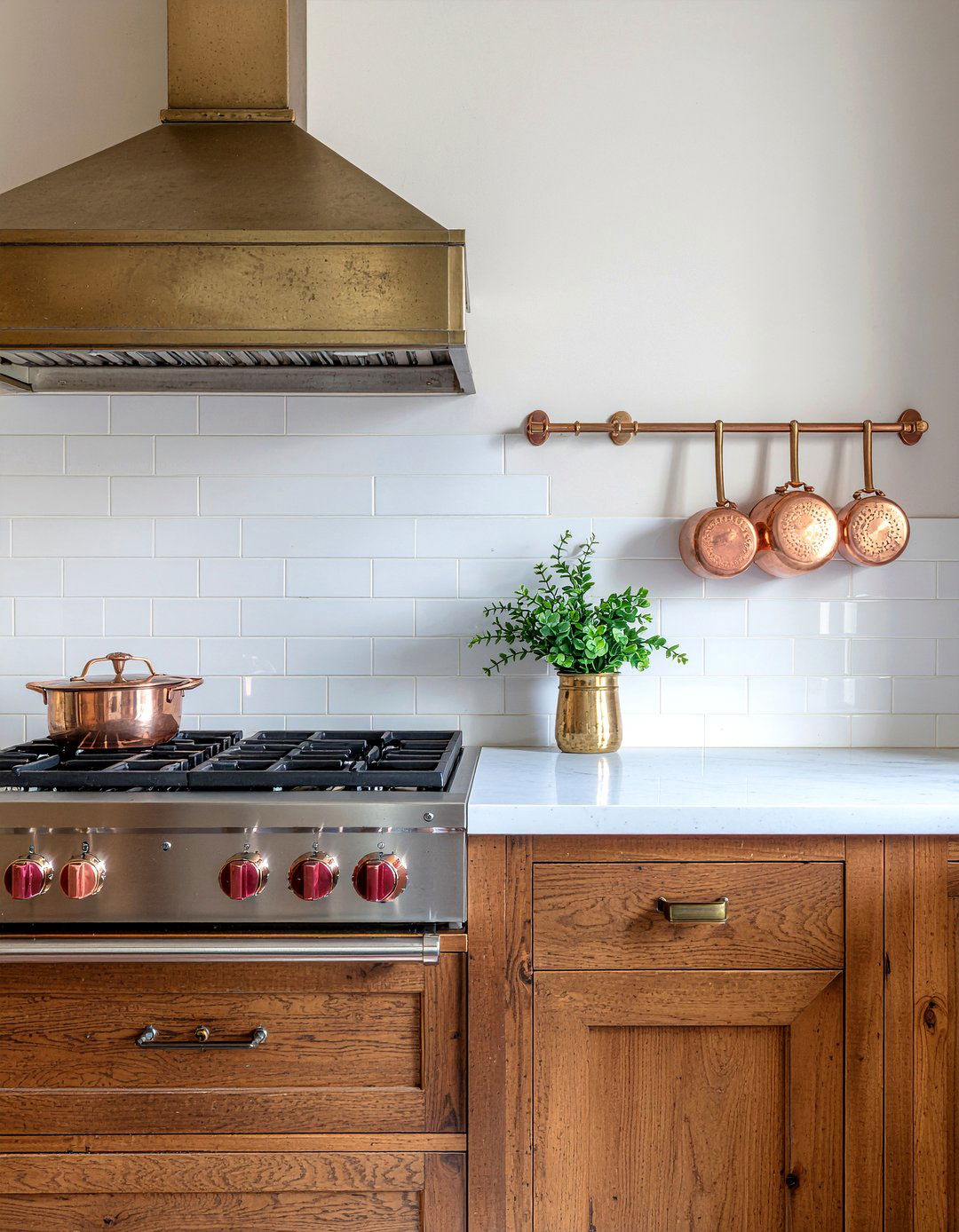 Bronze And Copper Details - 30 kitchen finish mixing ideas