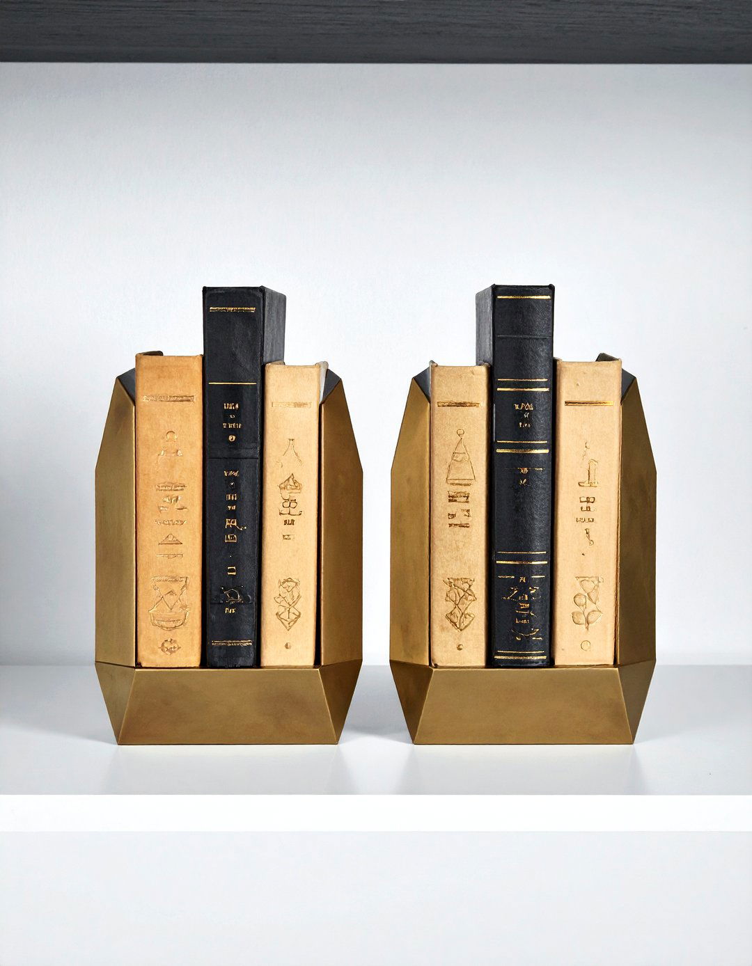 Bronze Bookend - 30 bronze decor ideas