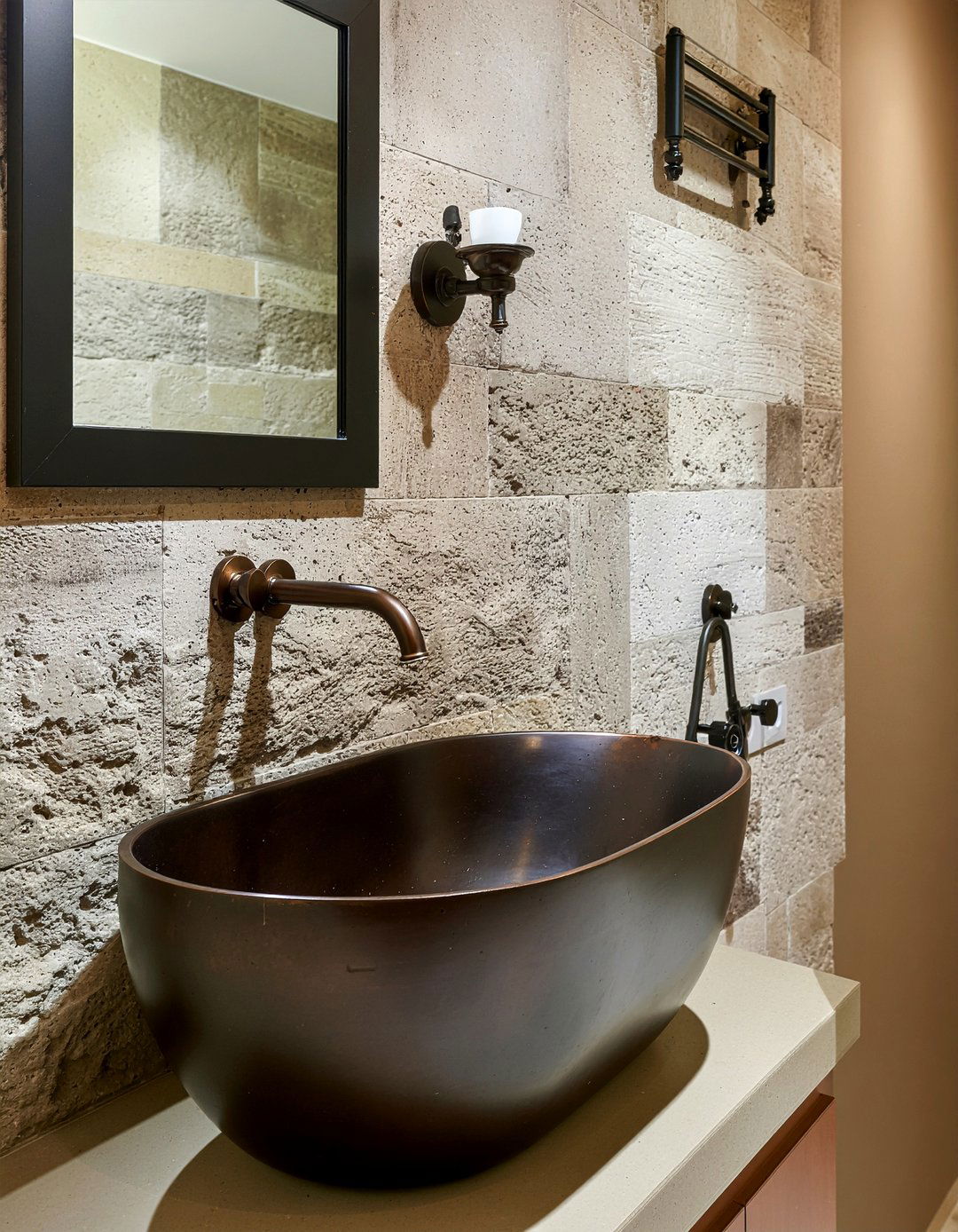 Bronze and natural stone bathroom - 30 bathroom material mixing ideas