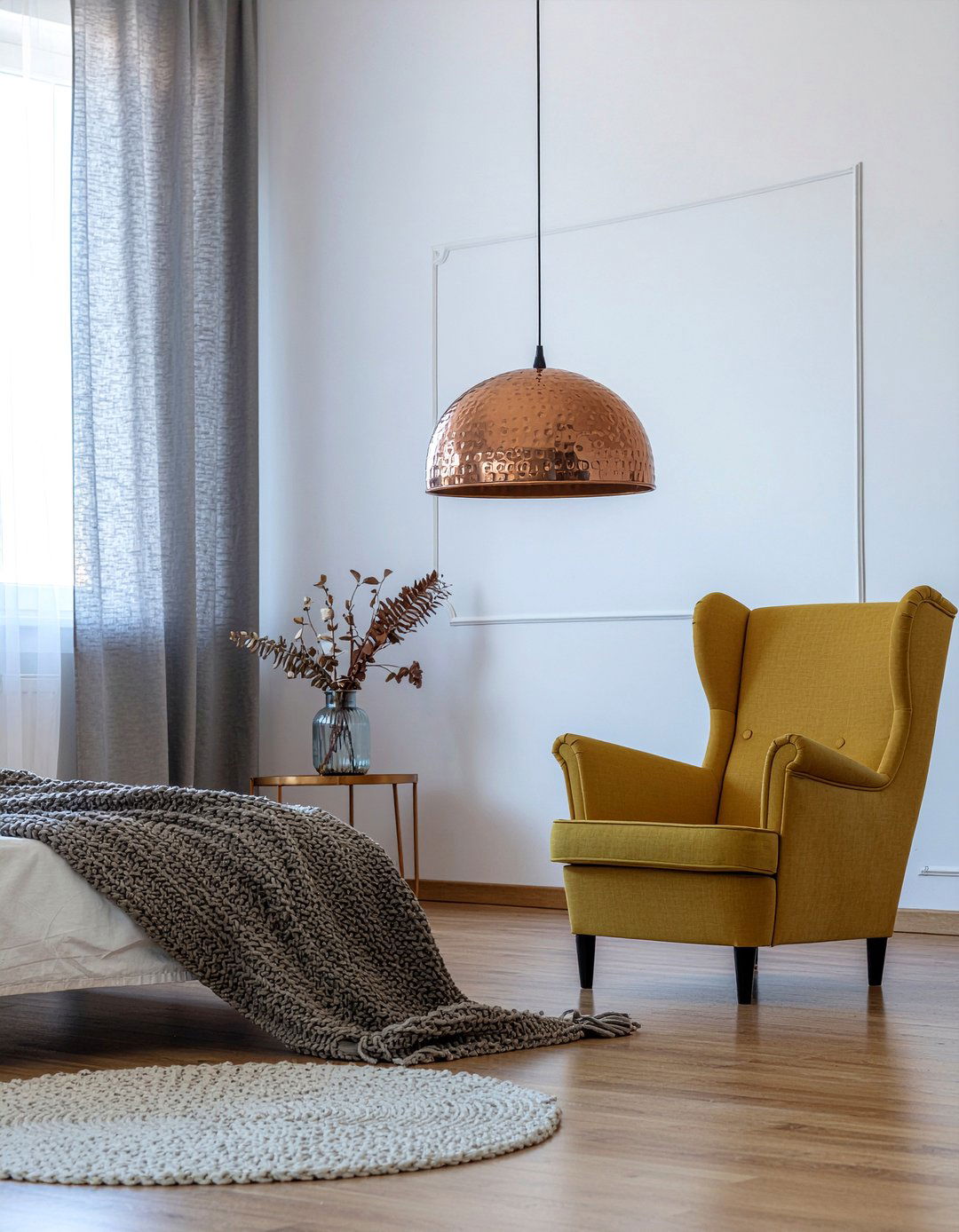 Bronze pendant light - 30 bronze accent bedroom ideas