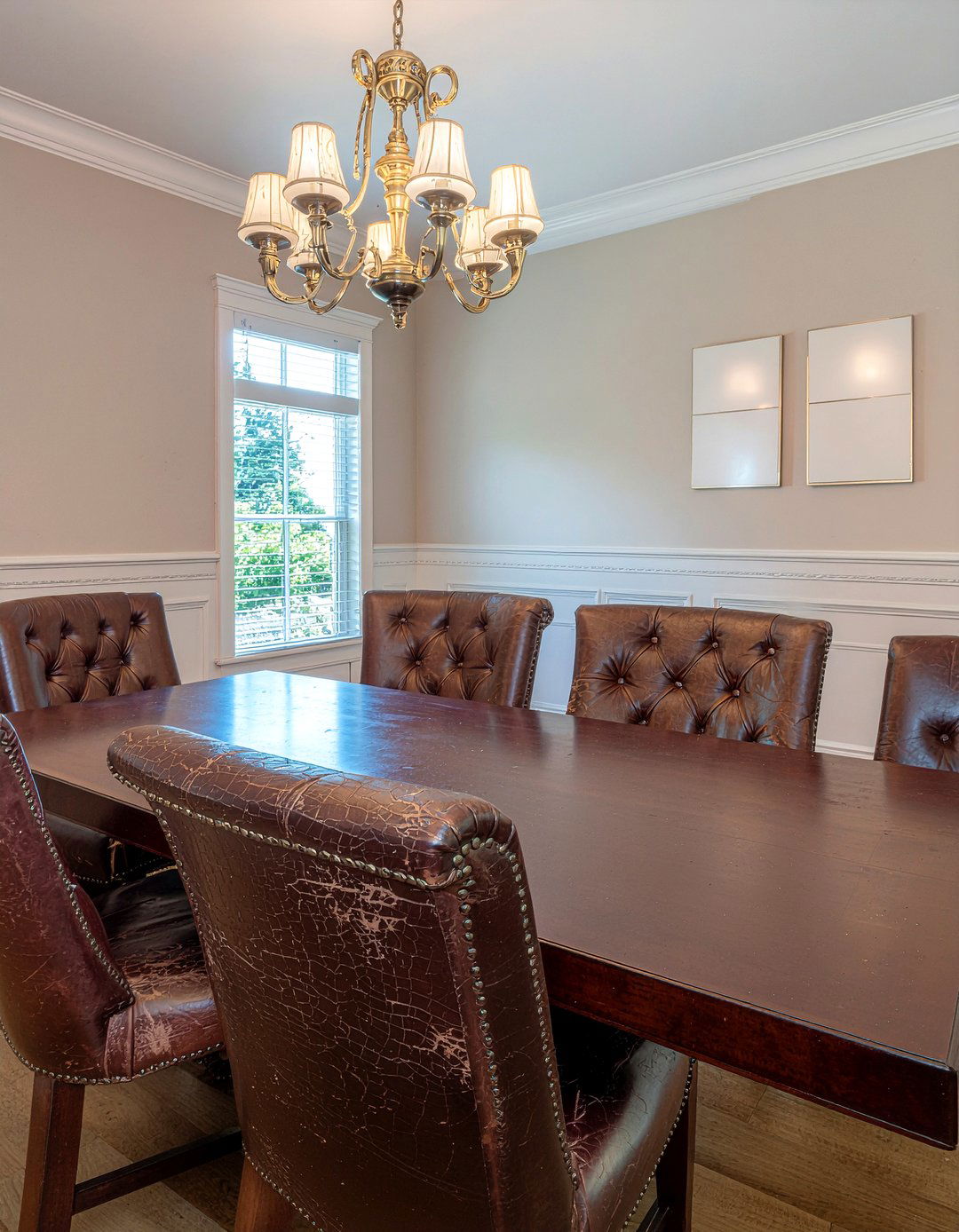 Brown Leather Chairs - 30 old world dining room ideas