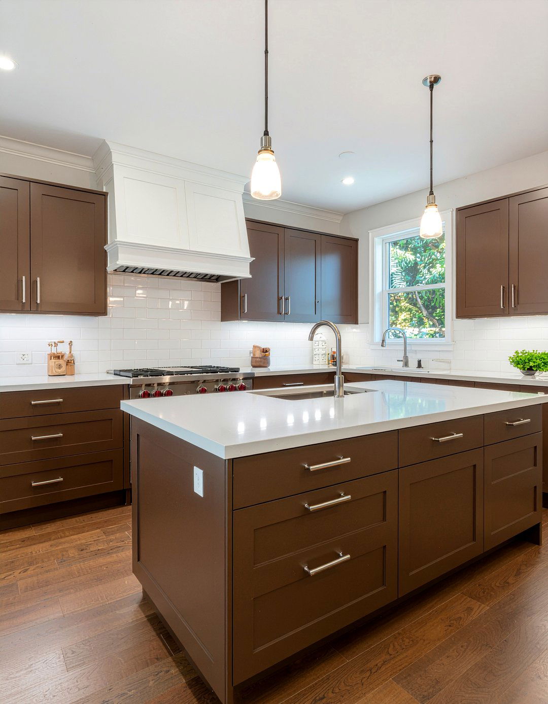 Brown and white kitchen - 30 chocolate brown kitchen ideas