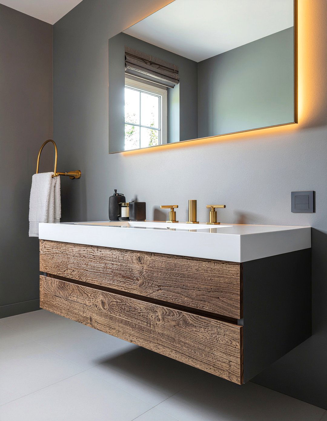 Brushed Gold Hardware - 30 minimalist bathroom ideas