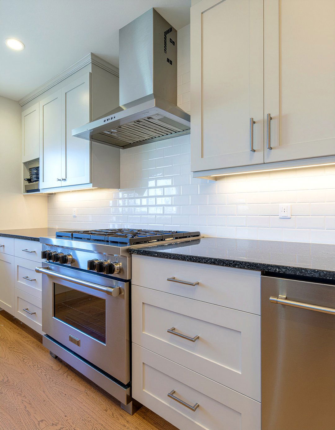 Brushed Nickel Cabinet Knobs - 30 kitchen cabinet knob ideas