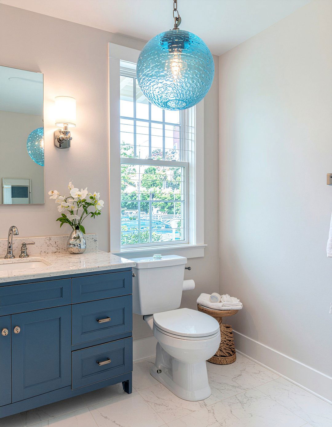 Bubble glass pendant - 30 bathroom lighting statement ideas