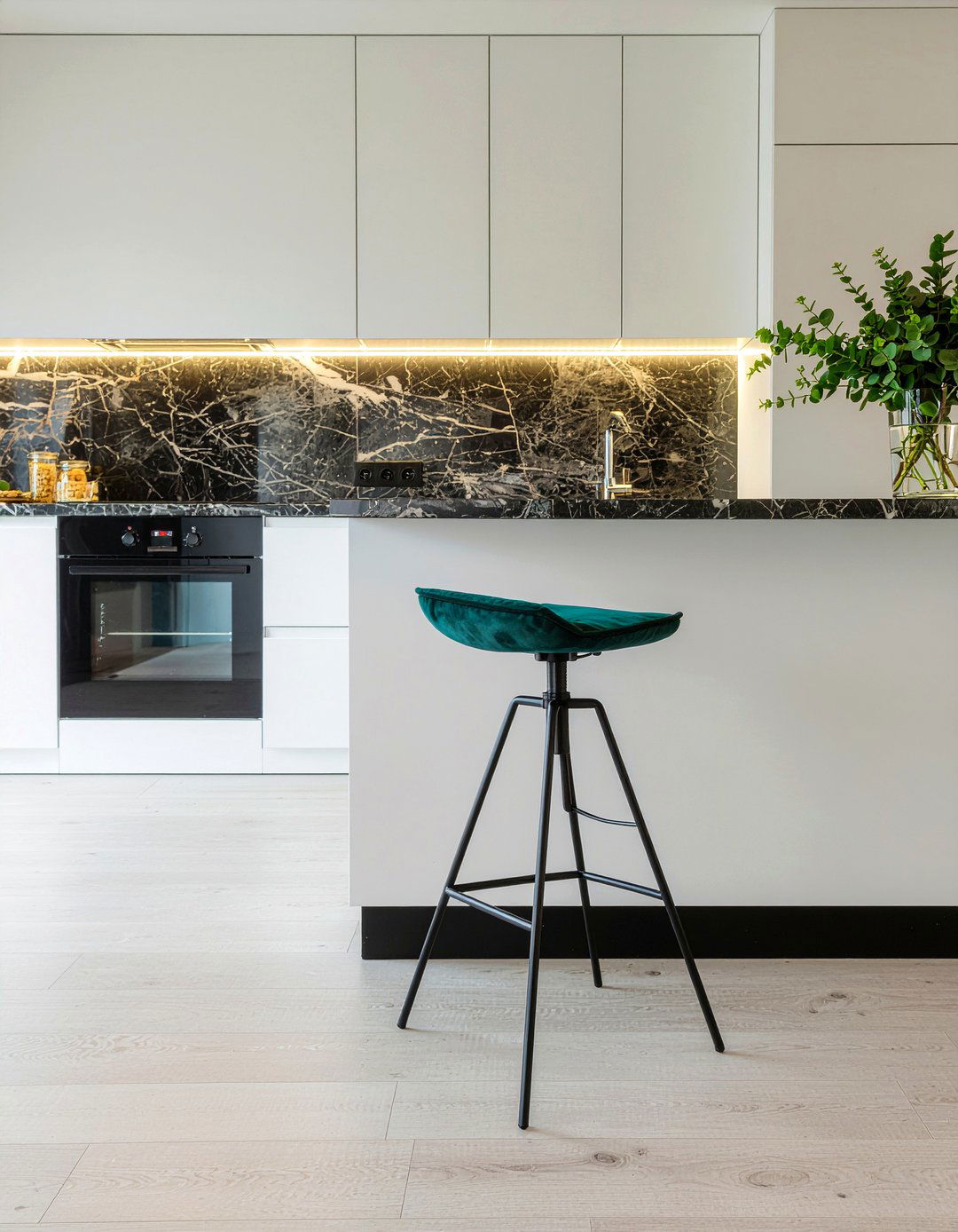 Bucket seat bar stool - 30 kitchen bar stool ideas