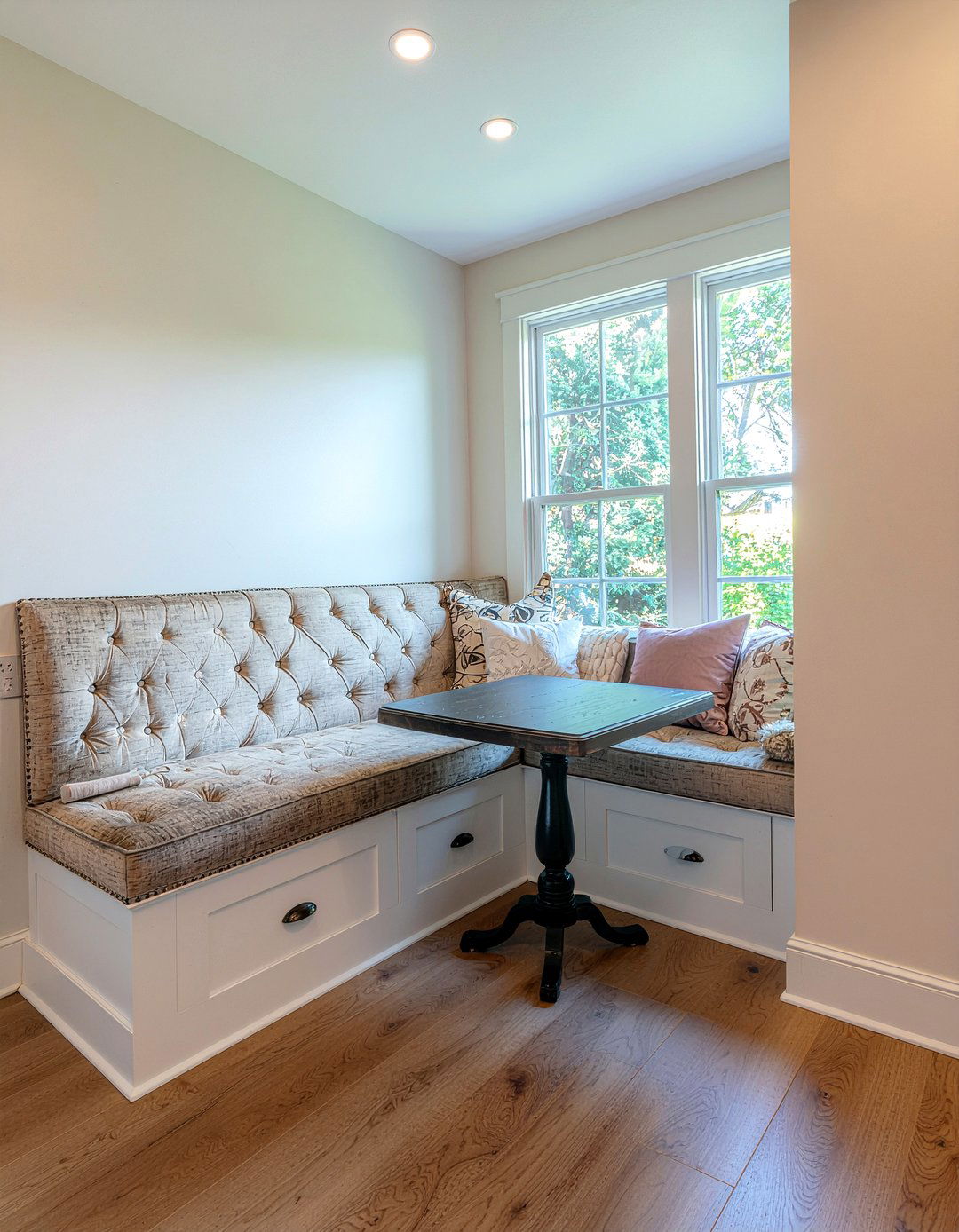 Built In Bench Seating - 30 romantic dining room ideas