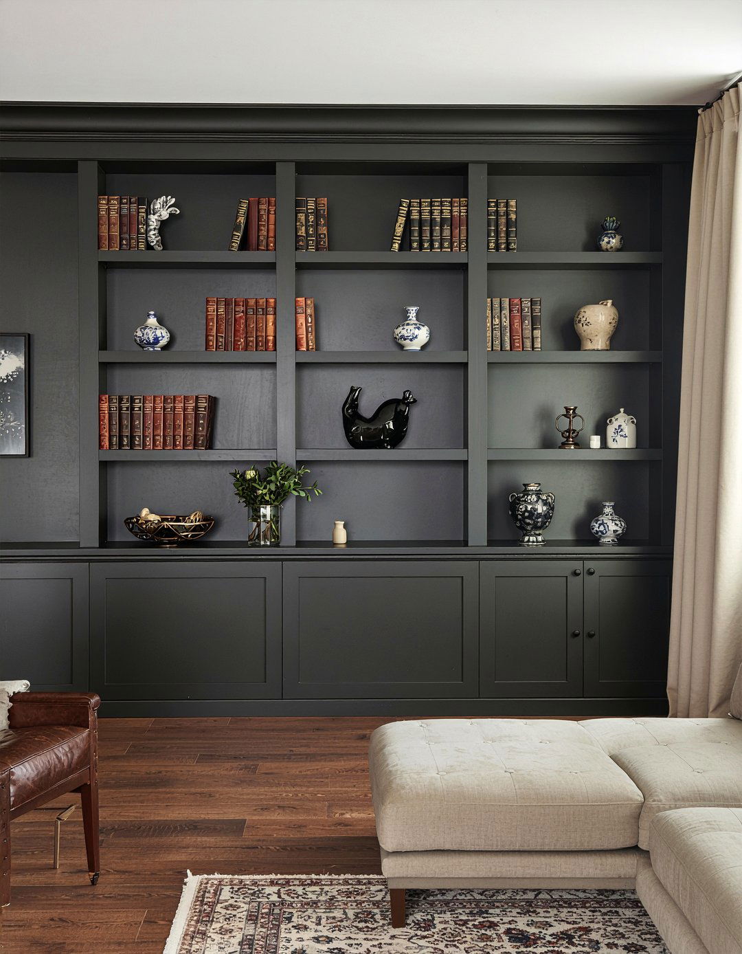 Built In Bookshelf - 30 living room traditional furniture ideas
