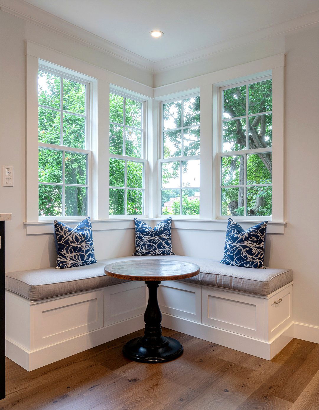 Built In Breakfast Nook - 30 new home dining room ideas