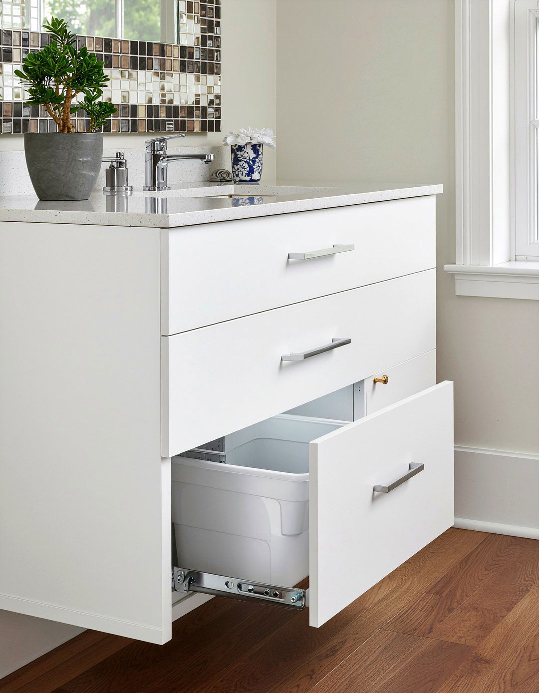 30 Practical Bathroom Trash Can Ideas to Match Your Decor