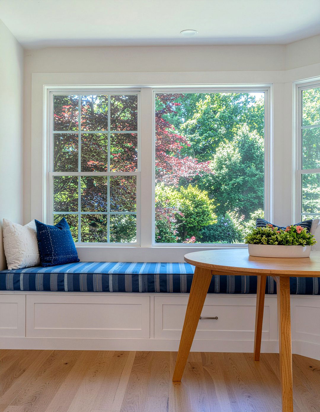 Built In Dining Bench - 30 custom home dining room ideas