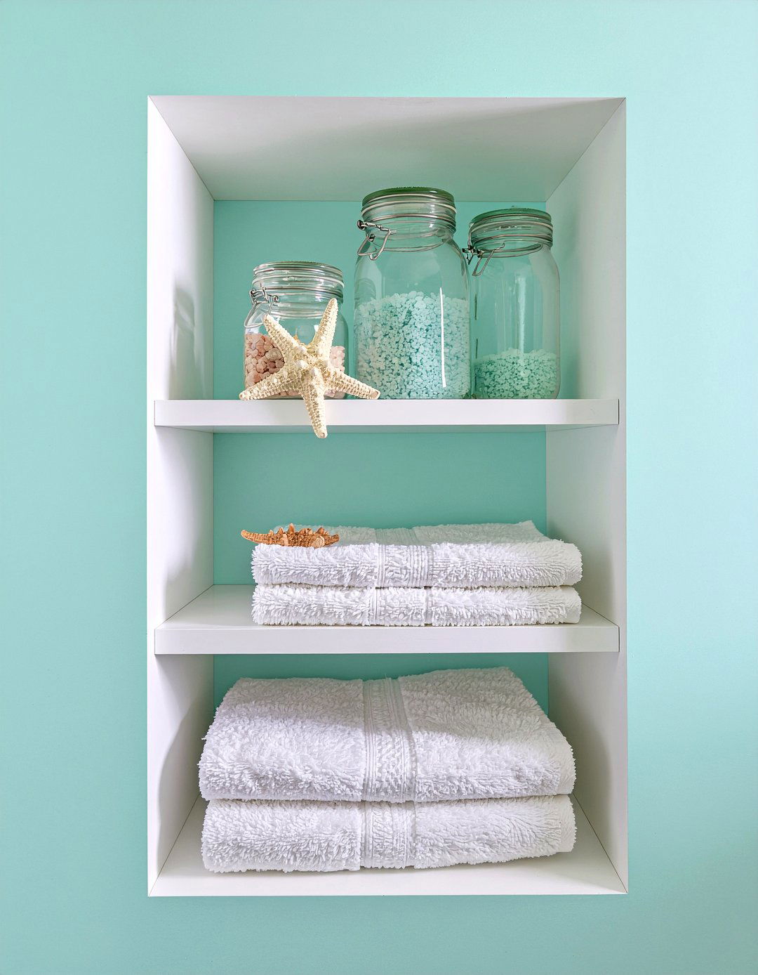 Built In Shelving - 30 New England bathroom ideas