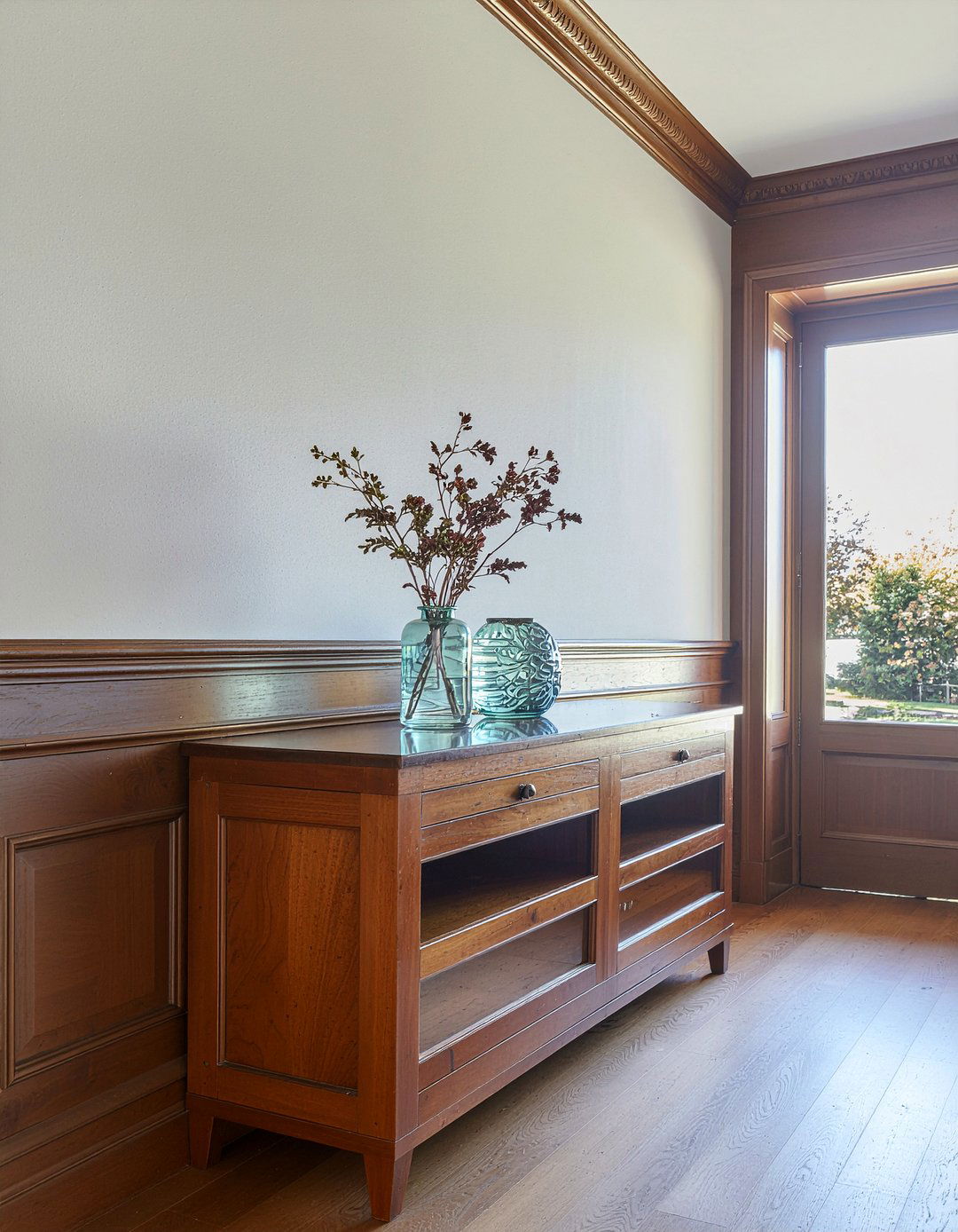 30 Period Home Dining Room Ideas to Revive Historic Charm