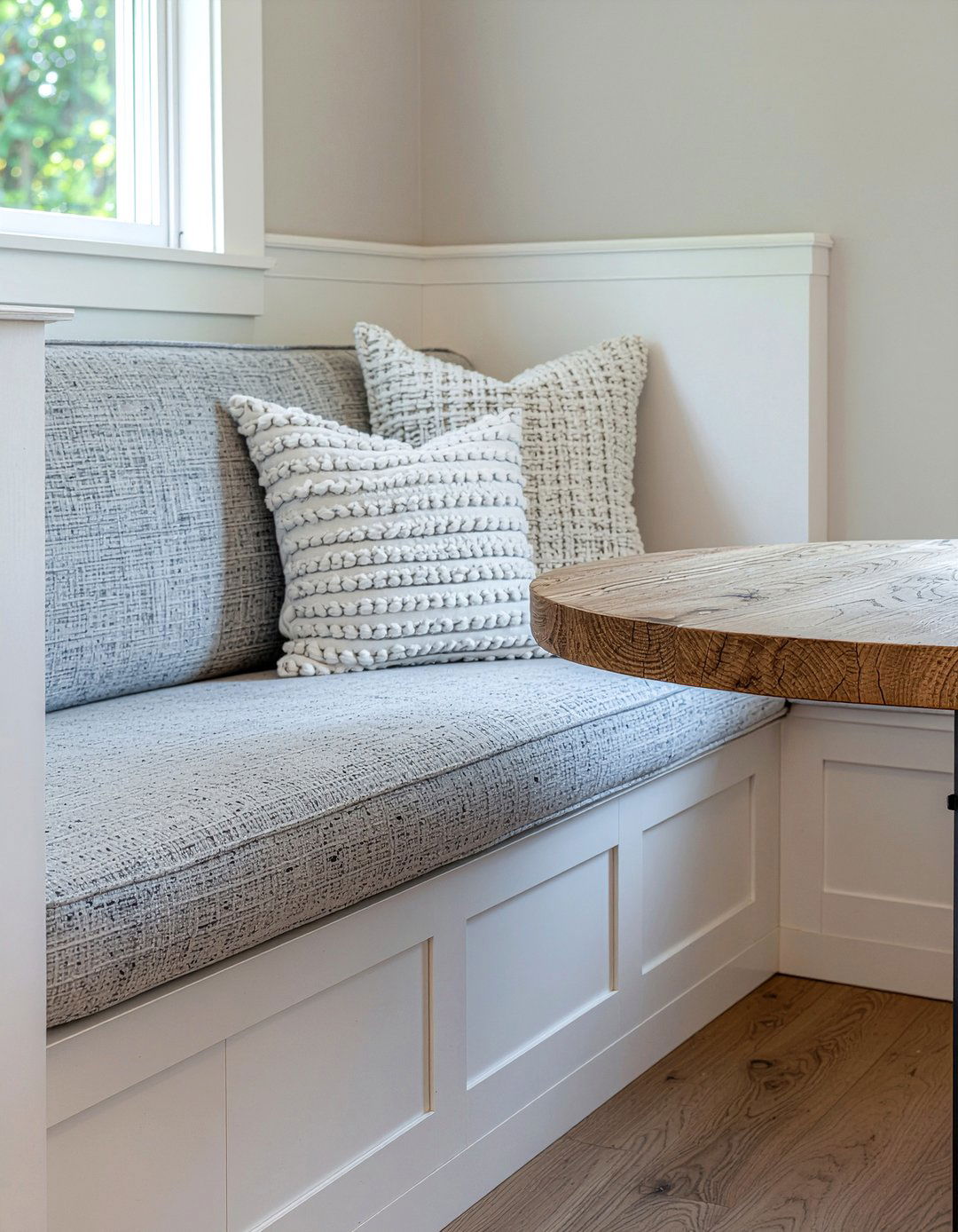 Built in banquette seating - 30 dining room glow-up ideas