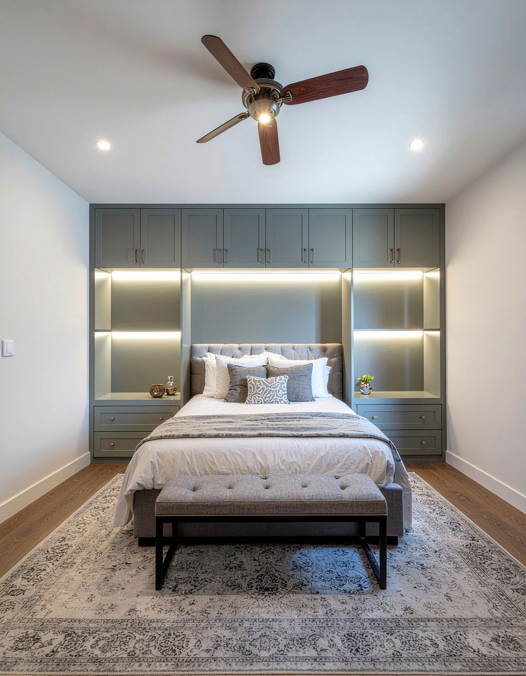 Built in bedroom cabinetry - 30 bedroom storage ideas