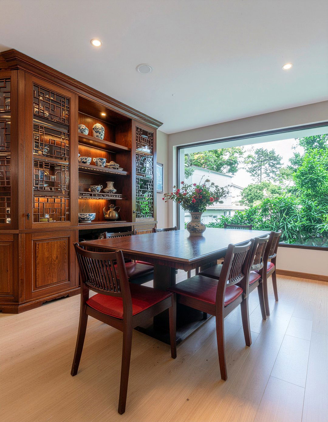 Built in cabinet dining room - 30 Chinese dining room ideas