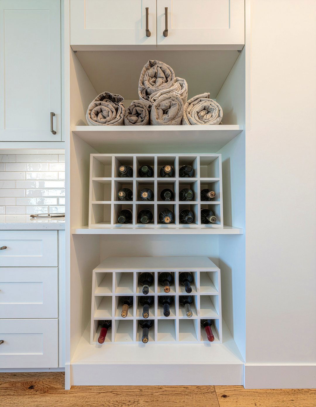 Built in cubby shelving - 30 kitchen display ideas