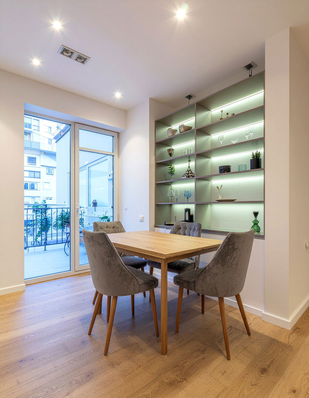 Built in dining room shelving - 30 dining room transformation ideas