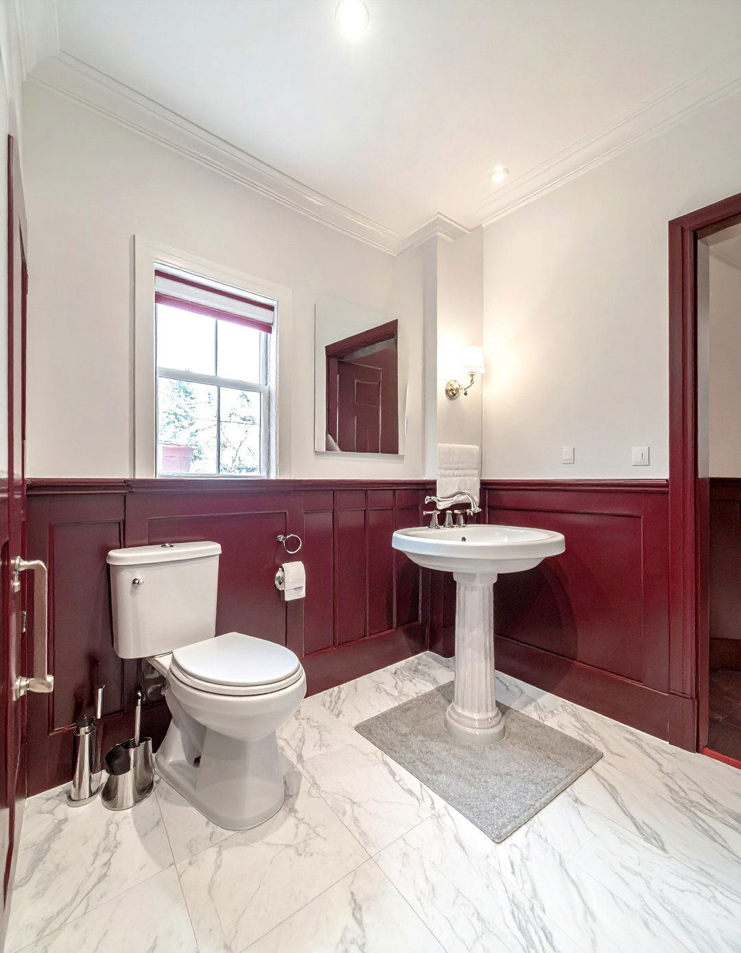 Burgundy and white bathroom - 30 two-tone bathroom ideas
