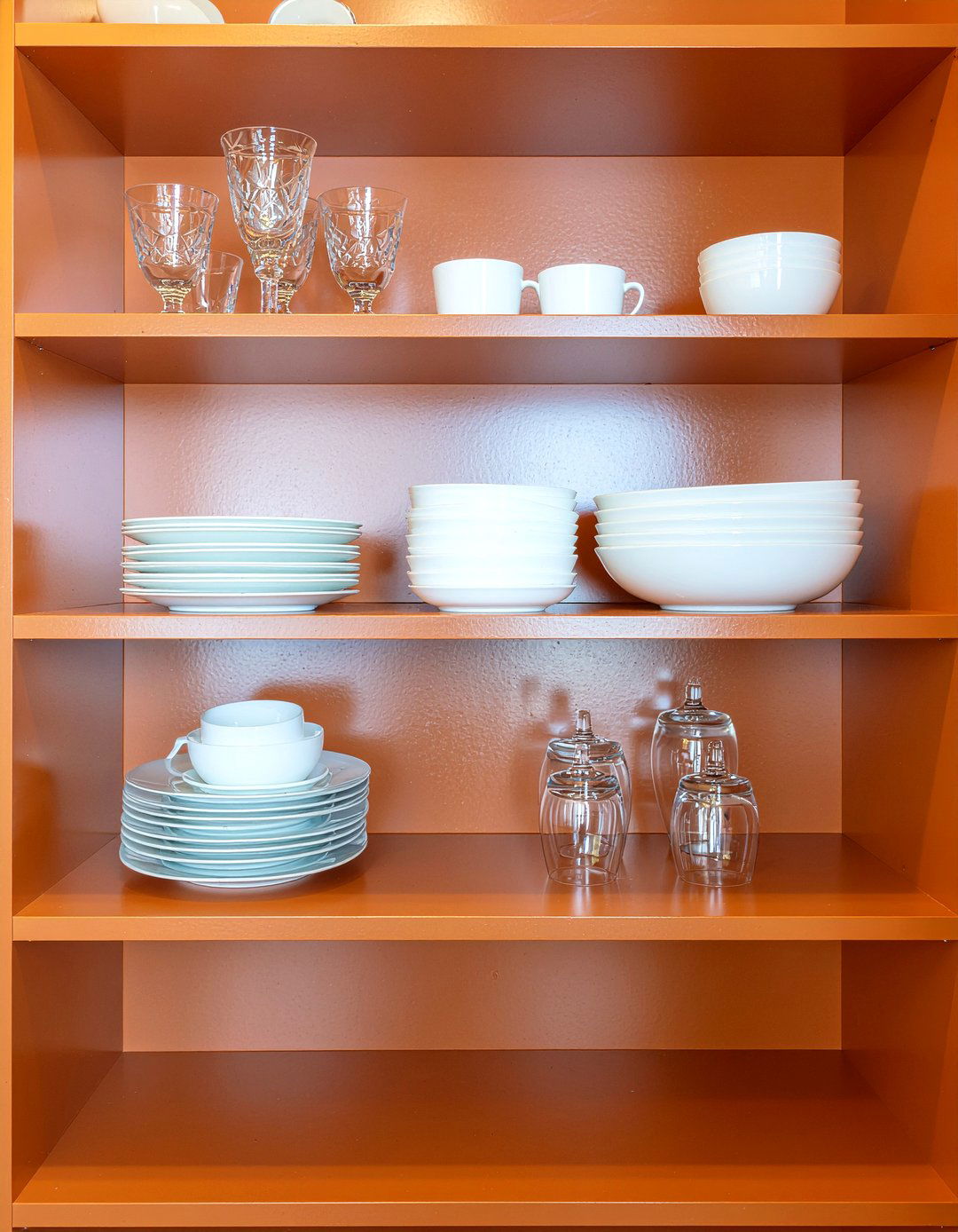 Burnt orange open shelving - 30 orange kitchen ideas