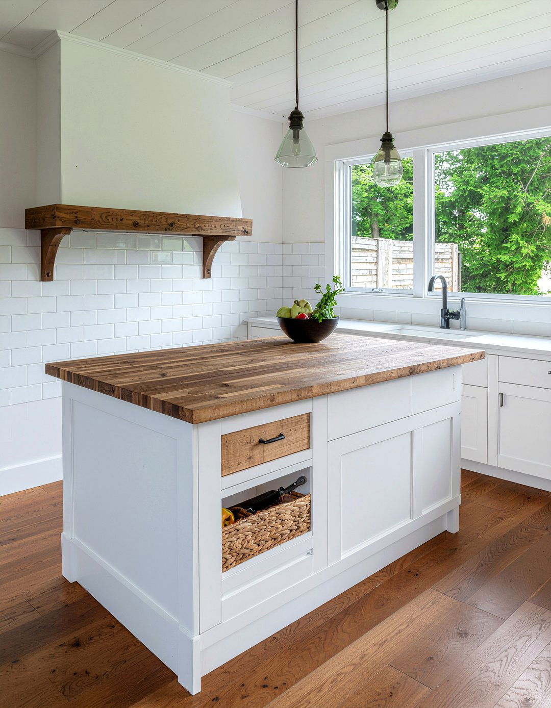 Butcher Block Kitchen Island - 30 kitchen planning ideas
